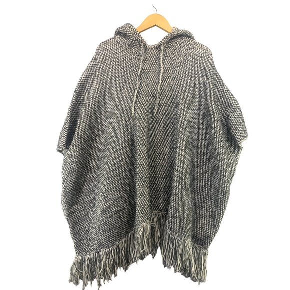 Forever 21 Jackets & Blazers - EUC Forever 21 Women's Hooded Knit Poncho Size Small